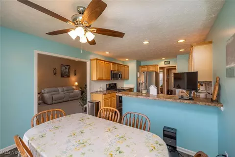 237 Kansas Ave, Elyria, OH 44035 photo 14