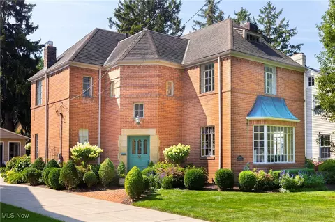 20695 Beaconsfield Blvd, Rocky River, OH 44116
