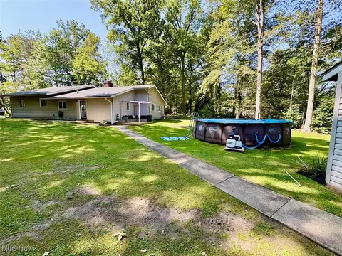 Exterior - 637 Wamar Ln, Ashtabula, OH 44004 photo 11 of 16