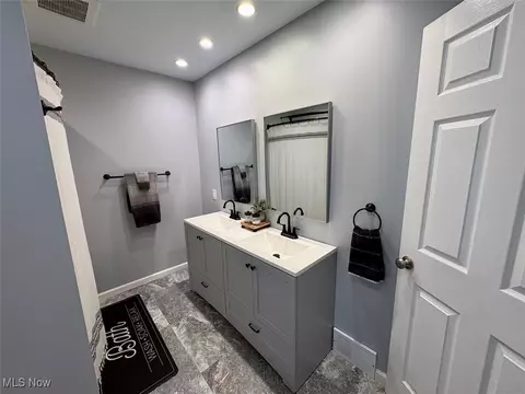 Bath - 637 Wamar Ln, Ashtabula, OH 44004 photo 2 of 3