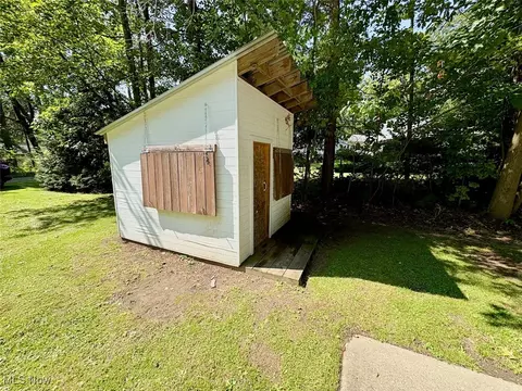 Exterior - 637 Wamar Ln, Ashtabula, OH 44004 photo 8 of 16