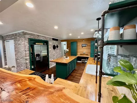 Kitchen - 637 Wamar Ln, Ashtabula, OH 44004 photo 1 of 8