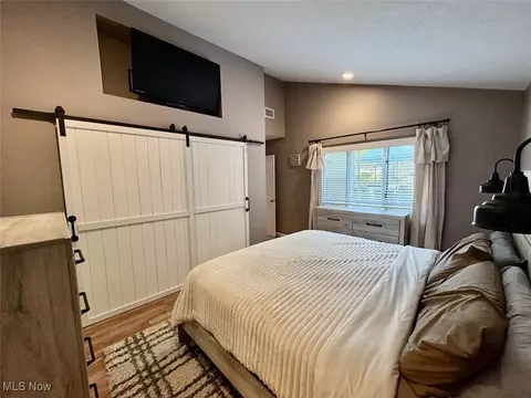 Bedroom - 637 Wamar Ln, Ashtabula, OH 44004 photo 2 of 4