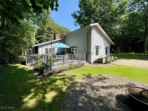 Exterior - 637 Wamar Ln, Ashtabula, OH 44004 photo 2 of 16