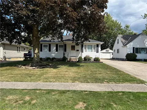 1240 W 27th Pl, Lorain, OH 44052