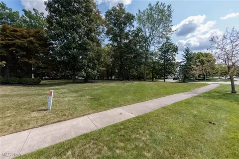 Ridgeline Court, Strongsville, OH 44136