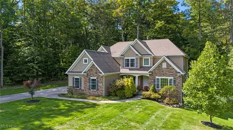 10154 Courtney Ln, Kirtland, OH 44094