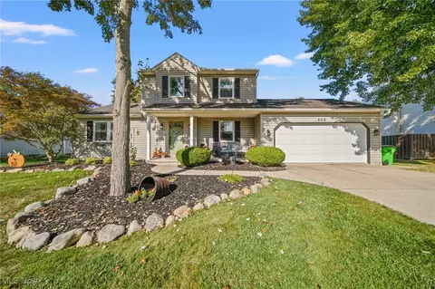 626 Juniper Ln, Brunswick, OH 44212