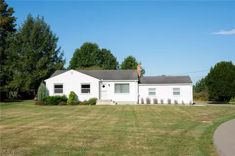 8082 N Lima Rd, Poland, OH 44514