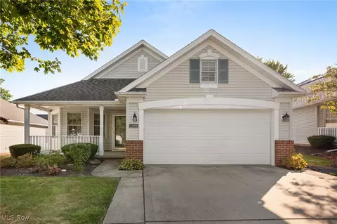 1370 Golden Ln, Broadview Heights, OH 44147