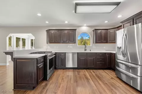 Kitchen - 33 Silos, Williamstown, WV 26187 photo 3 of 3