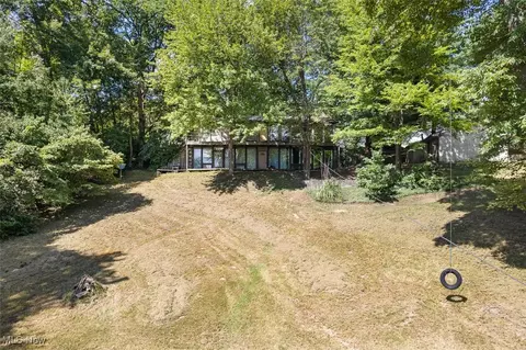 1376 Melscheimer Rd SW, East Sparta, OH 44626