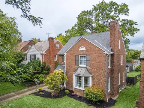 17725 Scottsdale Blvd, Shaker Heights, OH 44122