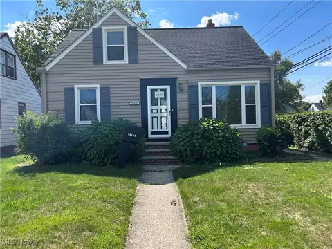 19102 Ridgewood Ave, Warrensville Heights, OH 44122