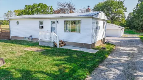 8505 Yoder Rd, Wadsworth, OH 44281 photo 2