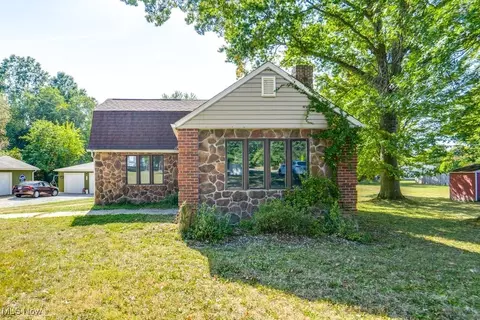 1046 Hudson Rd, Kent, OH 44240