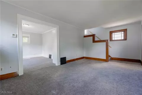 897 Peckham St, Akron, OH 44320 photo 6