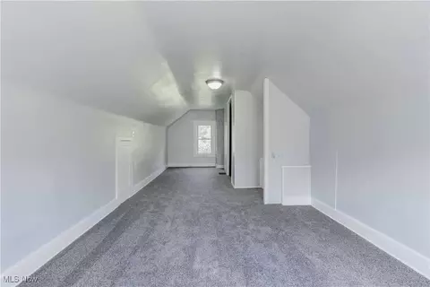 897 Peckham St, Akron, OH 44320 photo 20