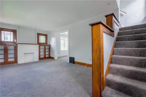 897 Peckham St, Akron, OH 44320 photo 13