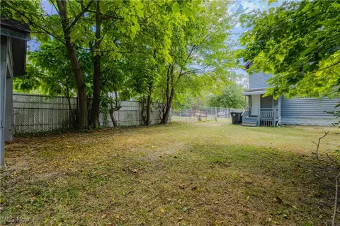 897 Peckham St, Akron, OH 44320 photo 27