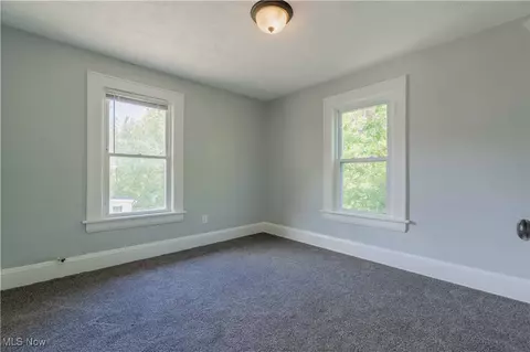 897 Peckham St, Akron, OH 44320 photo 18