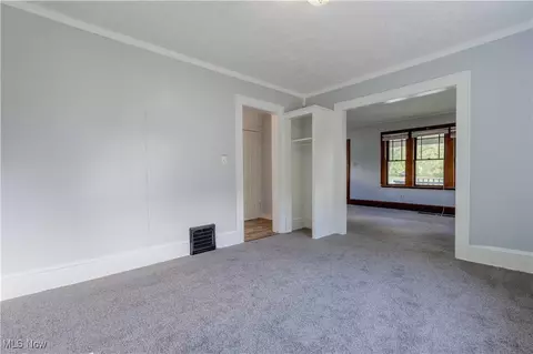 897 Peckham St, Akron, OH 44320 photo 8