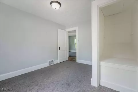 897 Peckham St, Akron, OH 44320 photo 15