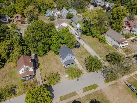 897 Peckham St, Akron, OH 44320 photo 29