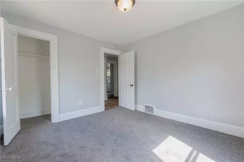 897 Peckham St, Akron, OH 44320 photo 17