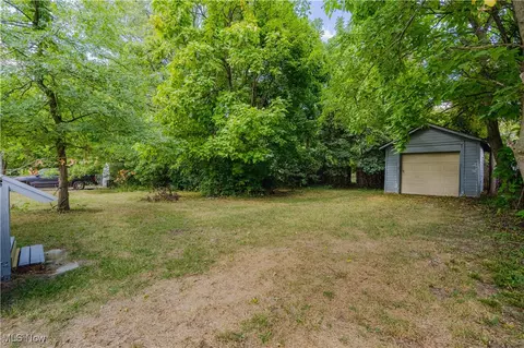 897 Peckham St, Akron, OH 44320 photo 24