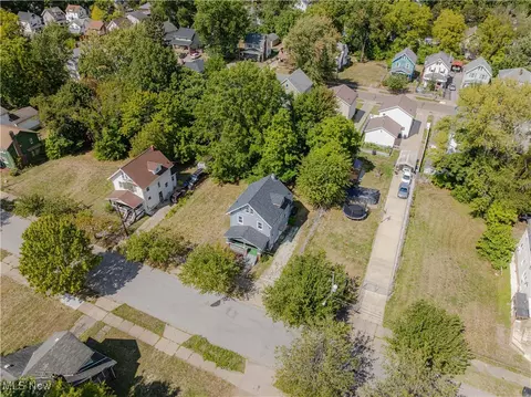 897 Peckham St, Akron, OH 44320 photo 28