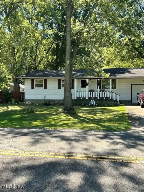 1348 Deforest Rd SE, Warren, OH 44484