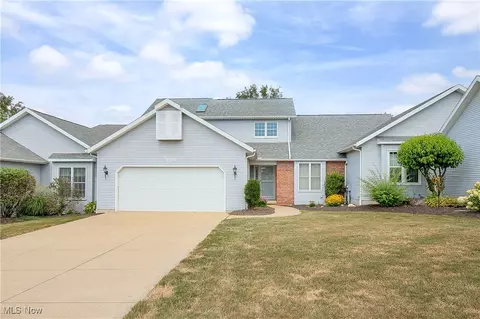 579 Glenmere Pl, Barberton, OH 44203