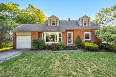 1399 Haverston Rd, Lyndhurst, OH 44124