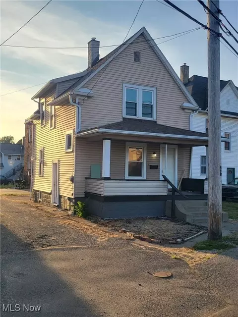 1007 Dewalt Ave NW, Canton, OH 44703