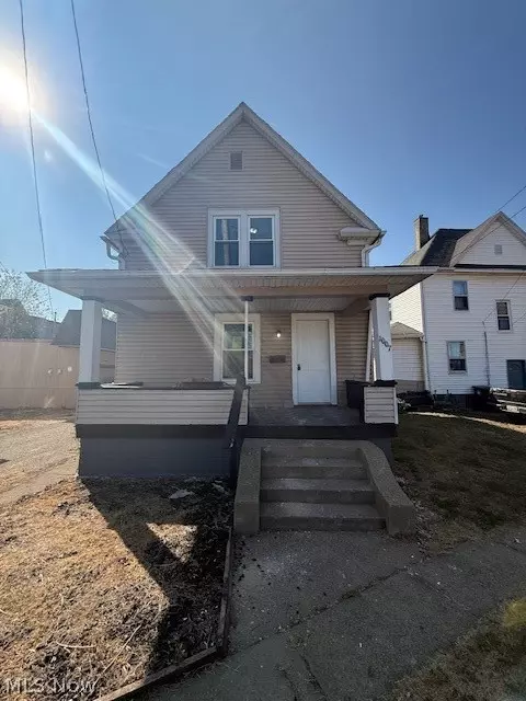 1007 Dewalt Ave NW, Canton, OH 44703