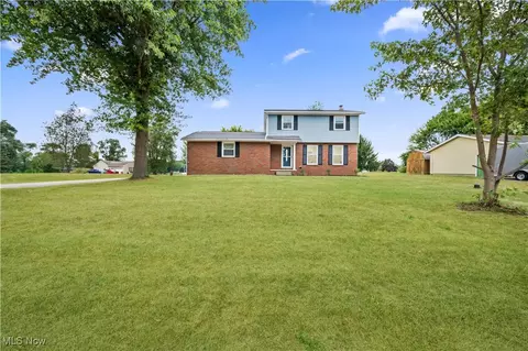 14865 Millrich Cir NE, Hartville, OH 44632