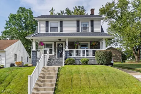 566 E Kline St, Girard, OH 44420