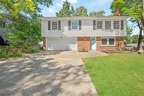 4203 Regal Ave, Brunswick, OH 44212