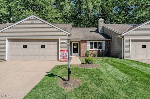 3223 Balsam Dr, Westlake, OH 44145