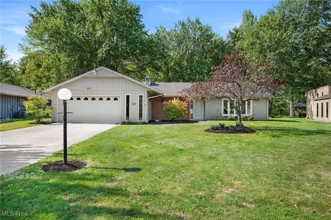 4988 Leafy Mill Ln, North Ridgeville, OH 44039