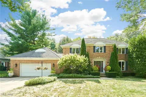 520 Lake Of The Woods Blvd, Akron, OH 44333