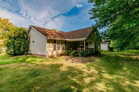 8440 Bartley Ln, Mentor, OH 44060 photo 4