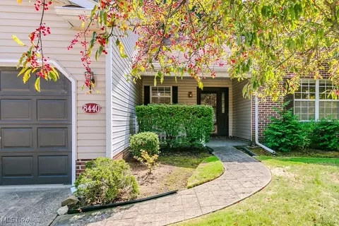 8440 Bartley Ln, Mentor, OH 44060