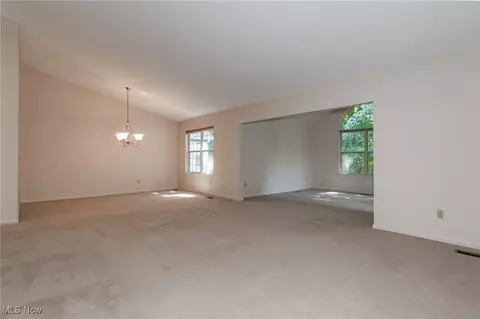 8440 Bartley Ln, Mentor, OH 44060 photo 6