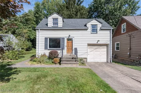 7131 Kleber Ct, Independence, OH 44131