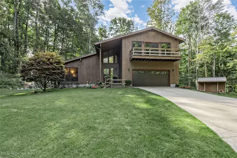 11855 Heath Rd, Chesterland, OH 44026