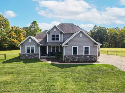 5288 Beechwood Rd, Ravenna, OH 44266