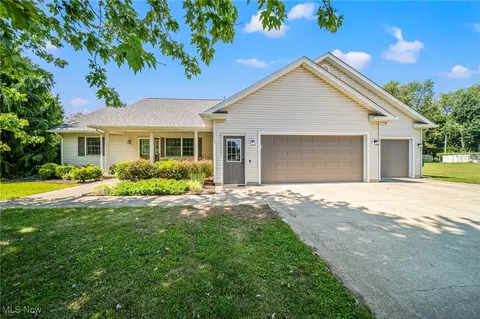 7125 Harmony Glen Dr, Conneaut, OH 44030
