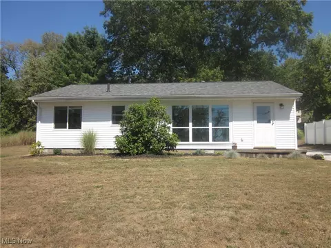 449 W Long Lake Blvd, Coventry, OH 44319